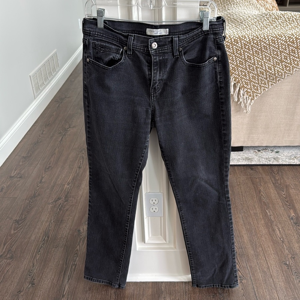 Levis Ladies Vintage 505 straight leg jeans in Faded Black 8 - Picture 3 of 9